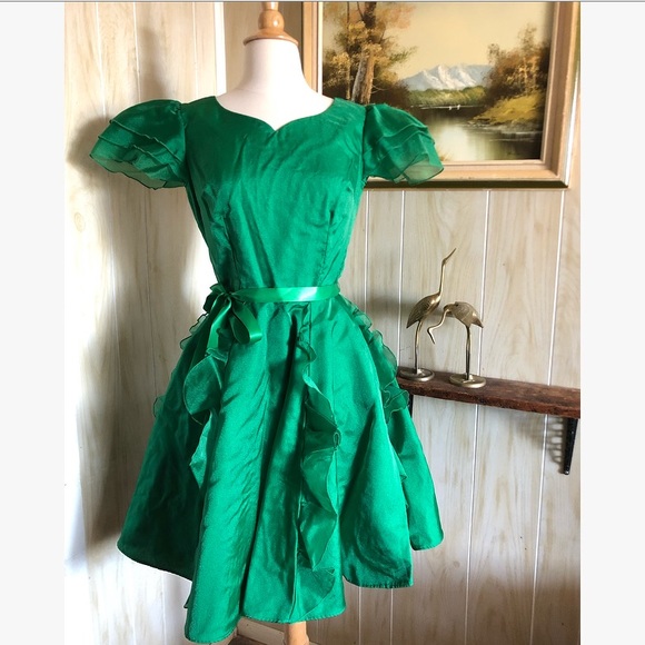 Vintage Dresses & Skirts - 1960’s Green Twirl Dancing Dress